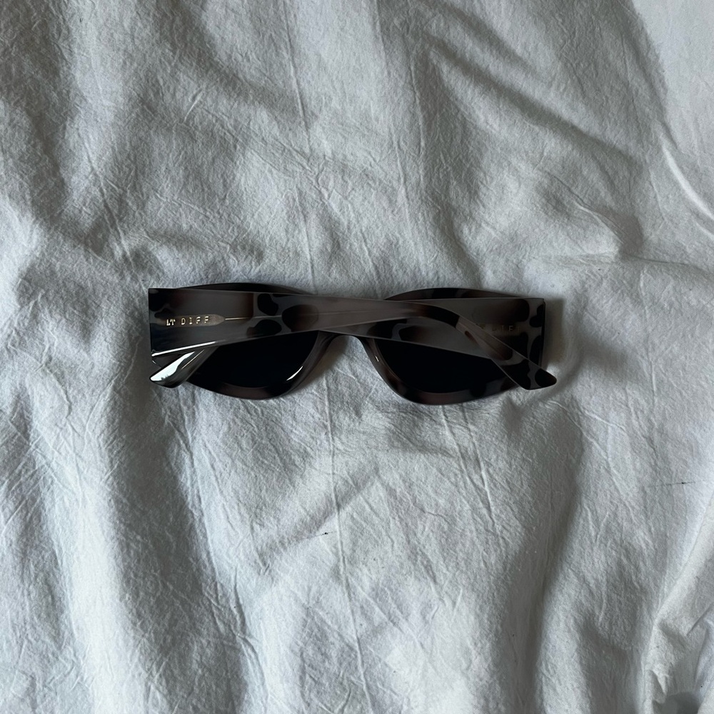 Diff Sunglasses - image 2